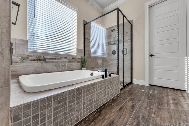 663 Private Road 1712, House other with 3 bedrooms, 3 bathrooms and null parking in Mico TX | Image 45