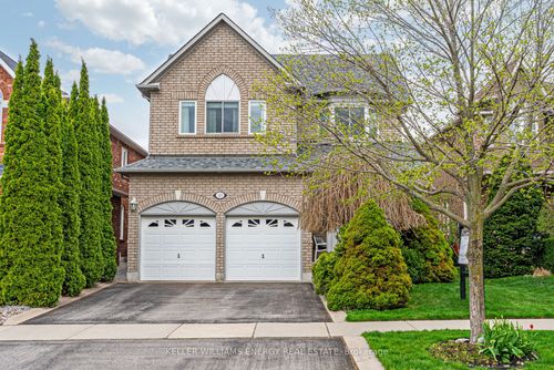 40 Tormina Blvd, Whitby, ON, L1R3B4 | Card Image