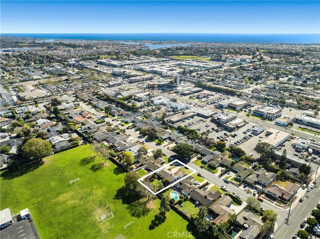 420 Cabrillo St, House other with 3 bedrooms, 2 bathrooms and 5 parking in Costa Mesa CA | Image 28