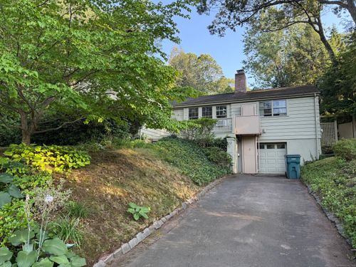22 Bryden Ter, Hamden, CT, 06517-4009 | Card Image