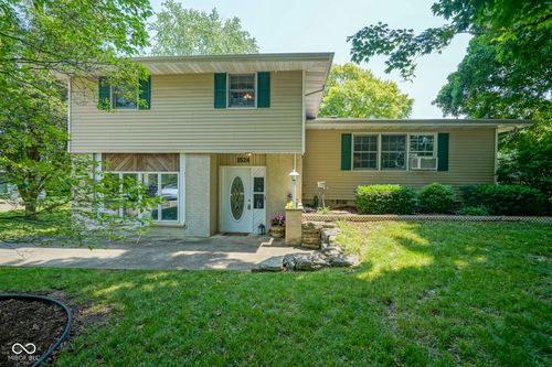 1524 Northcrest Dr, Anderson, IN, 46012-2820 | Card Image