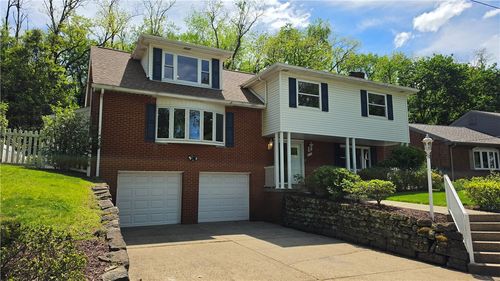 333 Stoneledge Dr, Penn Hills, PA, 15235-4538 | Card Image