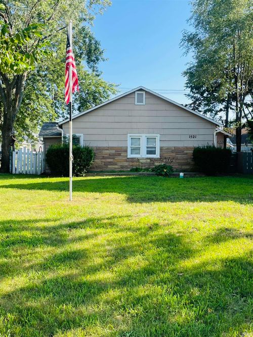 1521 Lincolnway E, Mishawaka, IN, 46544-2919 | Card Image