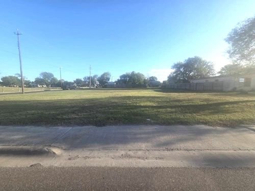 600 W Corral Ave, Kingsville, TX, 78363-3151 | Card Image