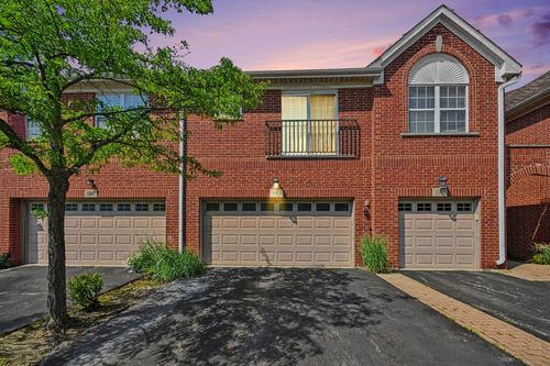 994 Kensington Dr, Northbrook, IL, 60062-5975 | Card Image