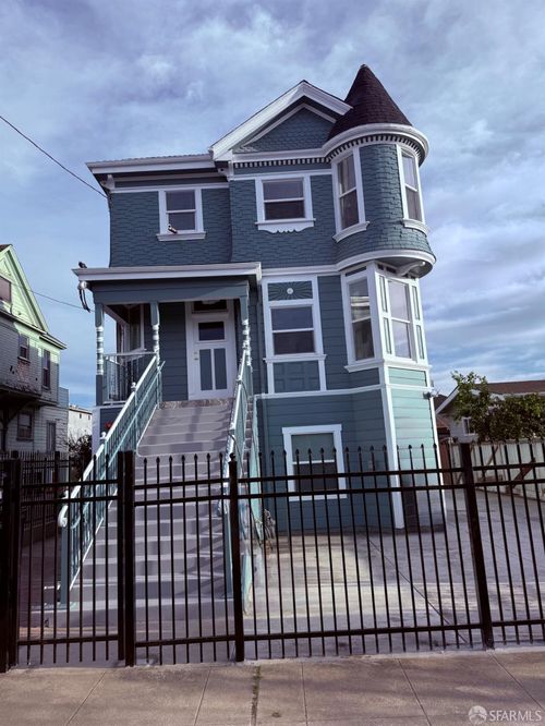 812 6th Ave, Oakland, CA, 94606-2817 | Card Image