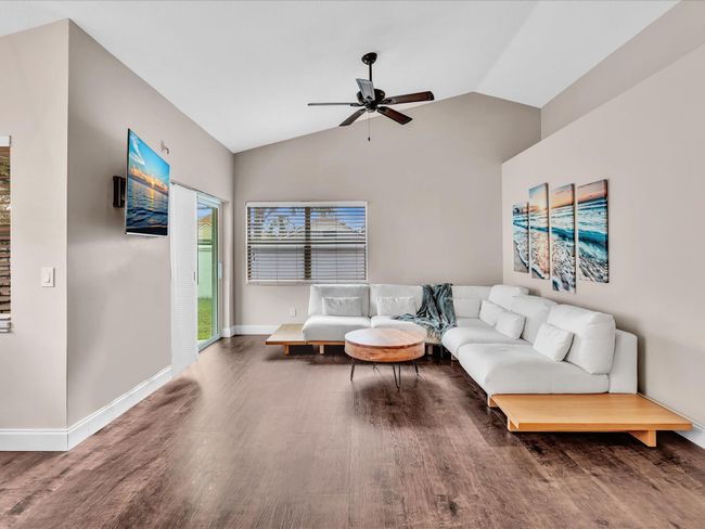 2970 Myrtle Oak Cir, House other with 2 bedrooms, 2 bathrooms and null parking in Davie FL | Image 9