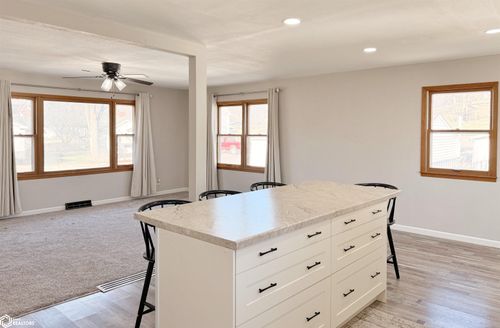 402 Newton St, Guthrie Center, IA, 50115-1122 | Card Image