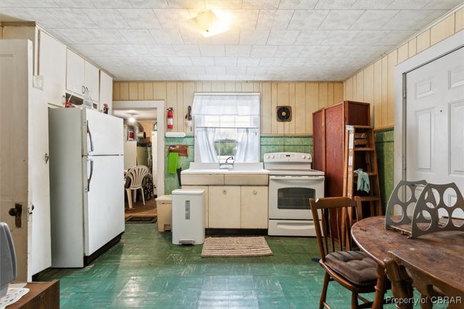 6470 T C Walker Rd, House other with 3 bedrooms, 1 bathrooms and null parking in Gloucester VA | Image 9