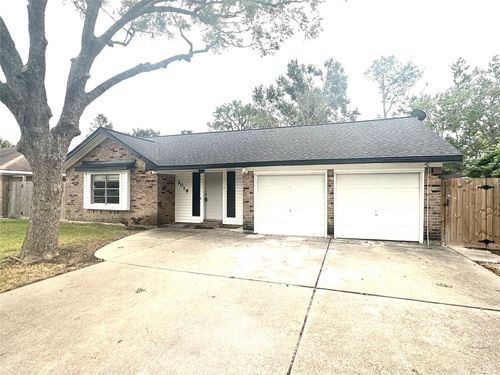 2019 Redwood St, Kemah, TX, 77565-2224 | Card Image