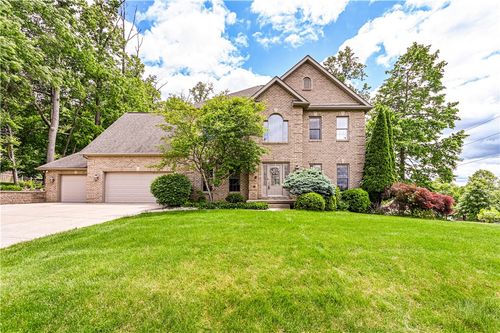 1500 Fitzgerald Ct, Greensburg, PA, 15601-9074 | Card Image