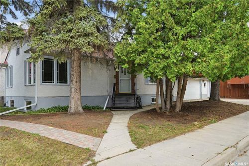 3200 College Avenue | Card Image