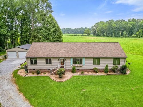7595 Indian Trl, Suffolk, VA, 23437-8437 | Card Image