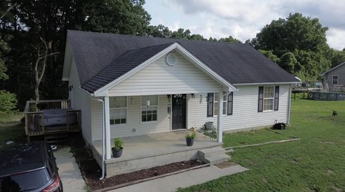 2001 Stacy Lane Rd, Irvine, KY, 40336-7374 | Card Image