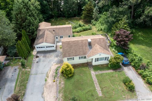 32 Cedar Ln, Uncasville, CT, 06382-1202 | Card Image