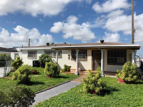 a-8636 Nw 35th Place, Miami, FL, 33147 | Card Image