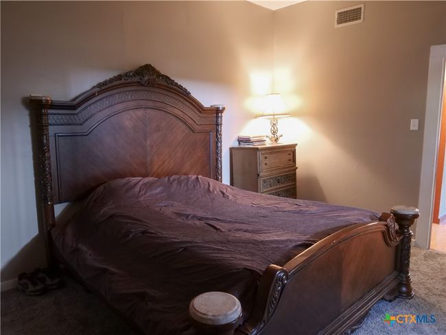 205 Hubbard Street, House other with 5 bedrooms, 3 bathrooms and null parking in Yoakum TX | Image 21