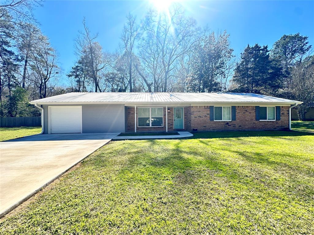 Holly St, Woodville, TX 75979