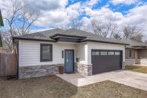 7616 Washington St, Kansas City, MO, 64114-1747 | Card Image