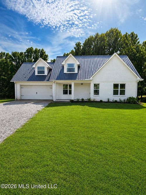 3817 Stage Rd, Coldwater, MS, 38618-4939 | Card Image