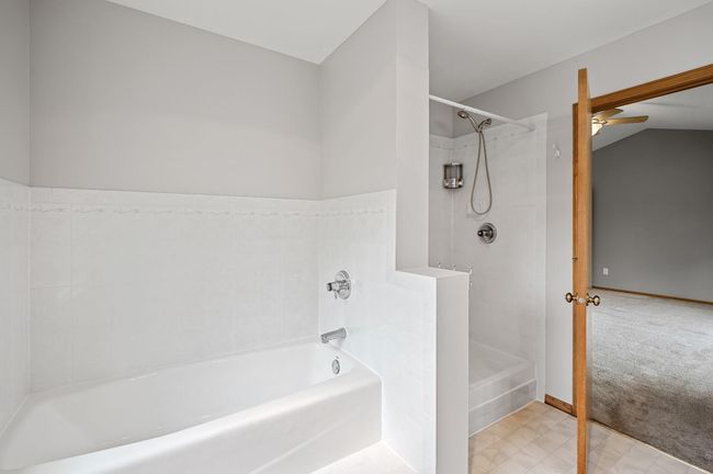 Separate tub and shower! | Image 18