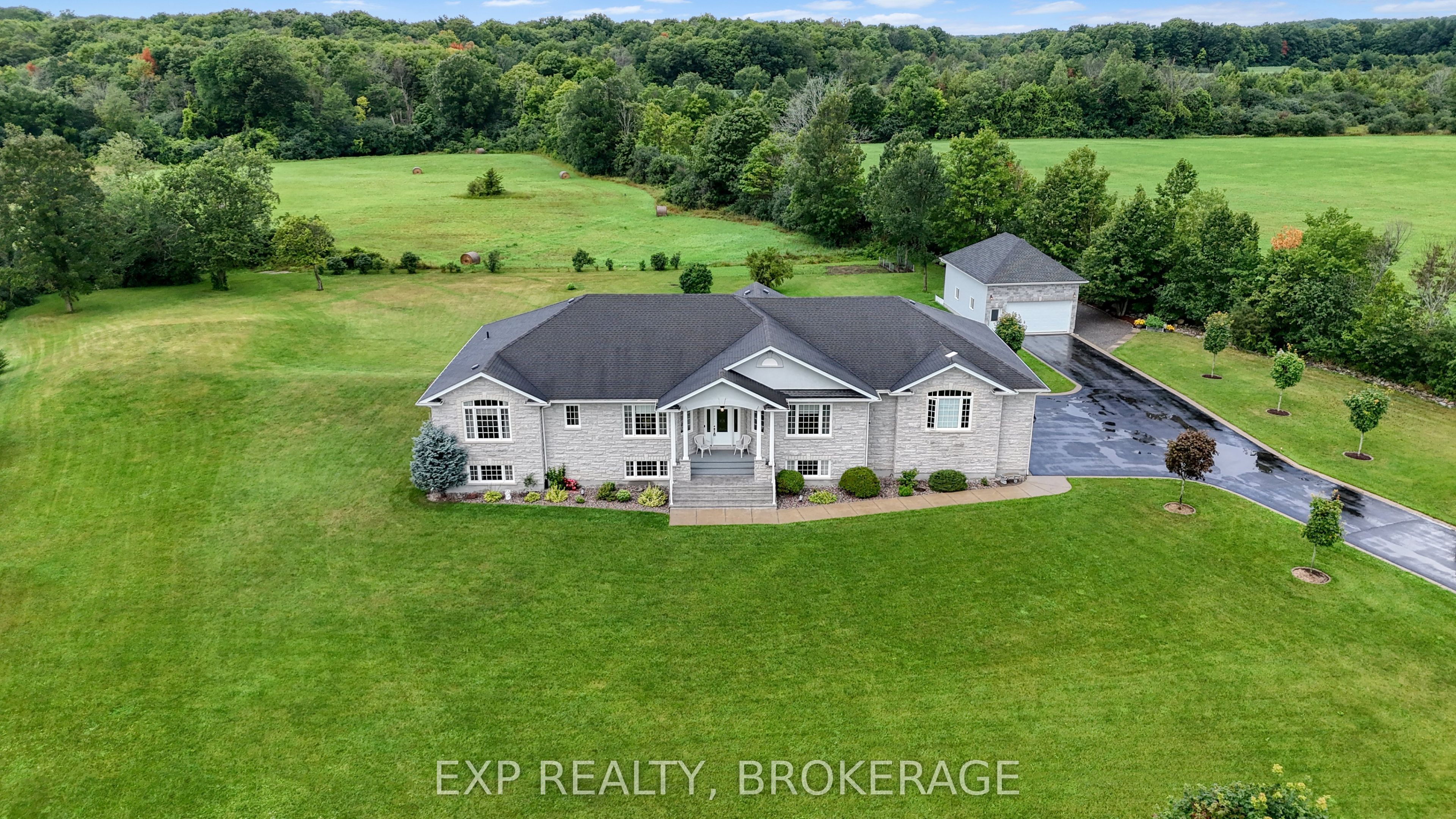 Residential in Frontenac