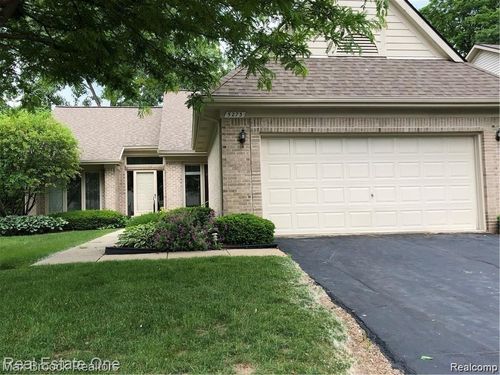 5273 Simpson Lake Rd, West Bloomfield, MI, 48323-3439 | Card Image