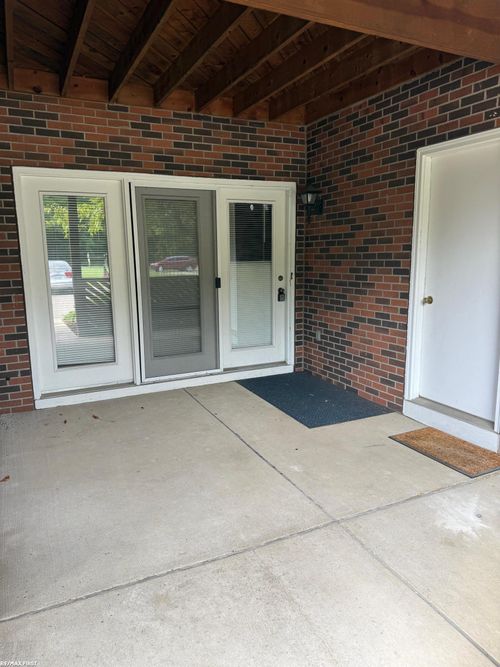 16411 Woodlane, Fraser, MI, 48026-2089 | Card Image