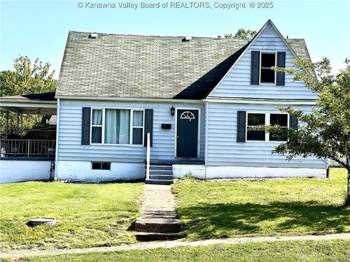 215 North St W, Ripley, WV, 25271-1218 | Card Image