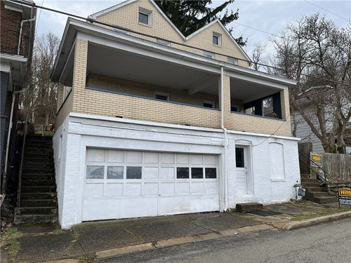 c-110 Chestnut St, Jeannette, PA, 15644 | Card Image