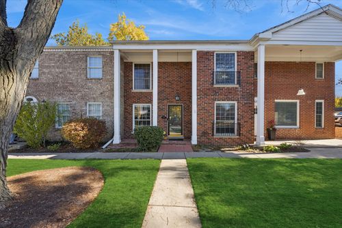 5731 Sutton Pl, Hinsdale, IL, 60521-5038 | Card Image