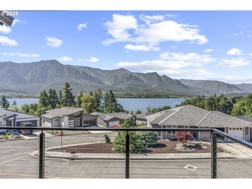 243 Ne Hemmingway Dr, Stevenson, WA, 98648-6669 | Card Image