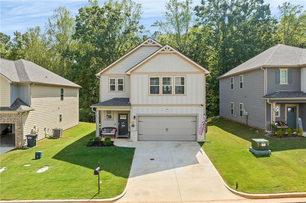 Lismore Dr, Opelika, AL 36804