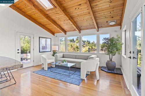 18832 Cindy Way, Castro Valley, CA, 94546-2720 | Card Image