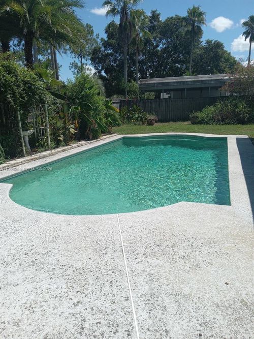 6035 Caprice Dr, Jacksonville, FL, 32244 | Card Image