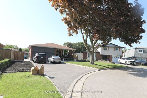 646 Chancery Crt, Oshawa, ON, L1G6P8 | Card Image