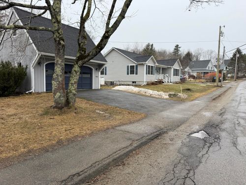 67 Park Street, Camden, ME, 04843 | Card Image