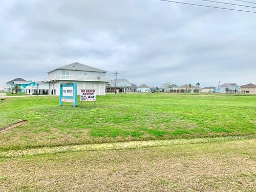 977 Sea Breeze, Crystal Beach, TX, 77650 | Card Image