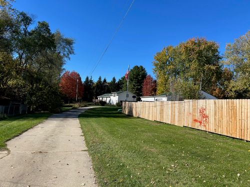 320 S Williams St, Perry, MI, 48872-8124 | Card Image