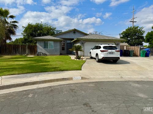 1009 Galileo Ct, Hanford, CA, 93230-7612 | Card Image