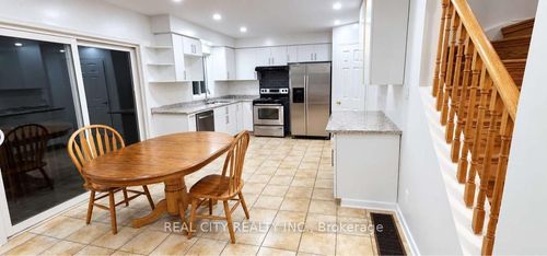 19 Fairhill Ave, Brampton, ON, L7A2A9 | Card Image