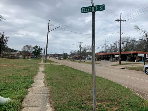 702 Avenue G, Kentwood, LA, 70444-2602 | Card Image