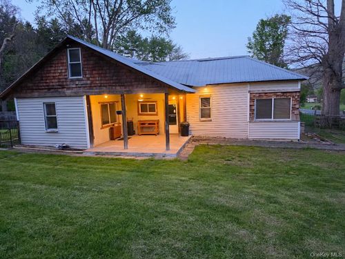 1 Jackson Dr, Ellenville, NY, 12428-5106 | Card Image
