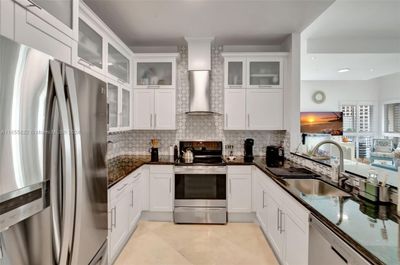 D719 - 7285 Sw 90th St, Condo with 2 bedrooms, 2 bathrooms and null parking in Miami FL | Image 1