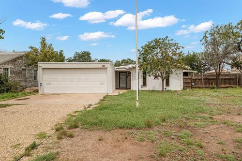 2107 Runnels St, Big Spring, TX, 79720-5542 | Card Image
