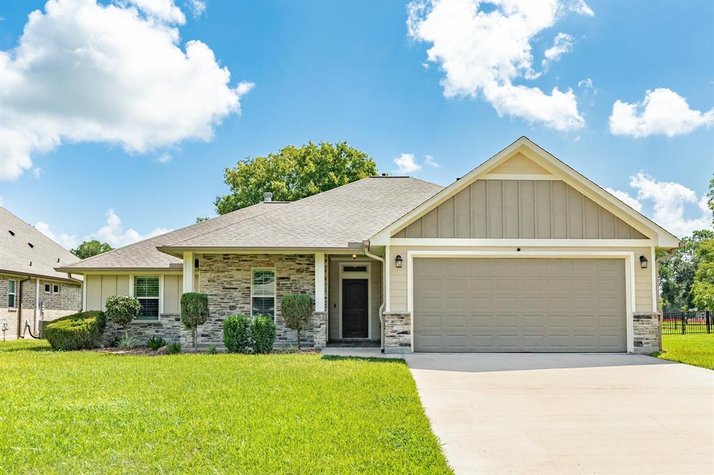 Ridgewood Dr, West Columbia, TX 77486