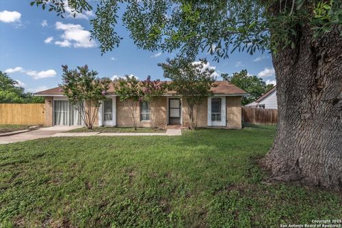 142 Meadow Dr, Converse, TX, 78109-2508 | Card Image