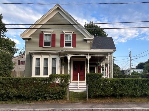 92 Vine St, Brockton, MA, 02301-2353 | Card Image