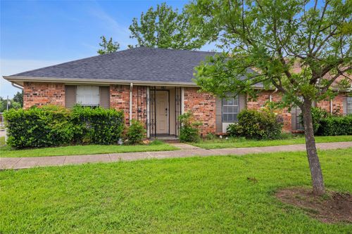 66 W Mountain Creek Dr, Grand Prairie, TX, 75052-6212 | Card Image