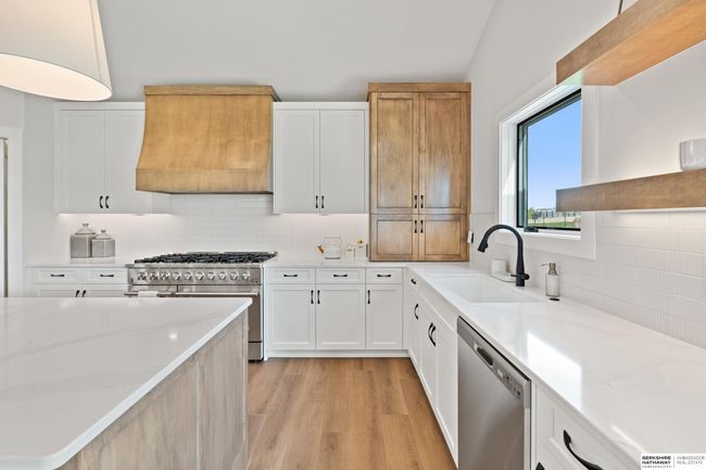 21009 C St, House other with 4 bedrooms, 4 bathrooms and 3 parking in Elkhorn NE | Image 21